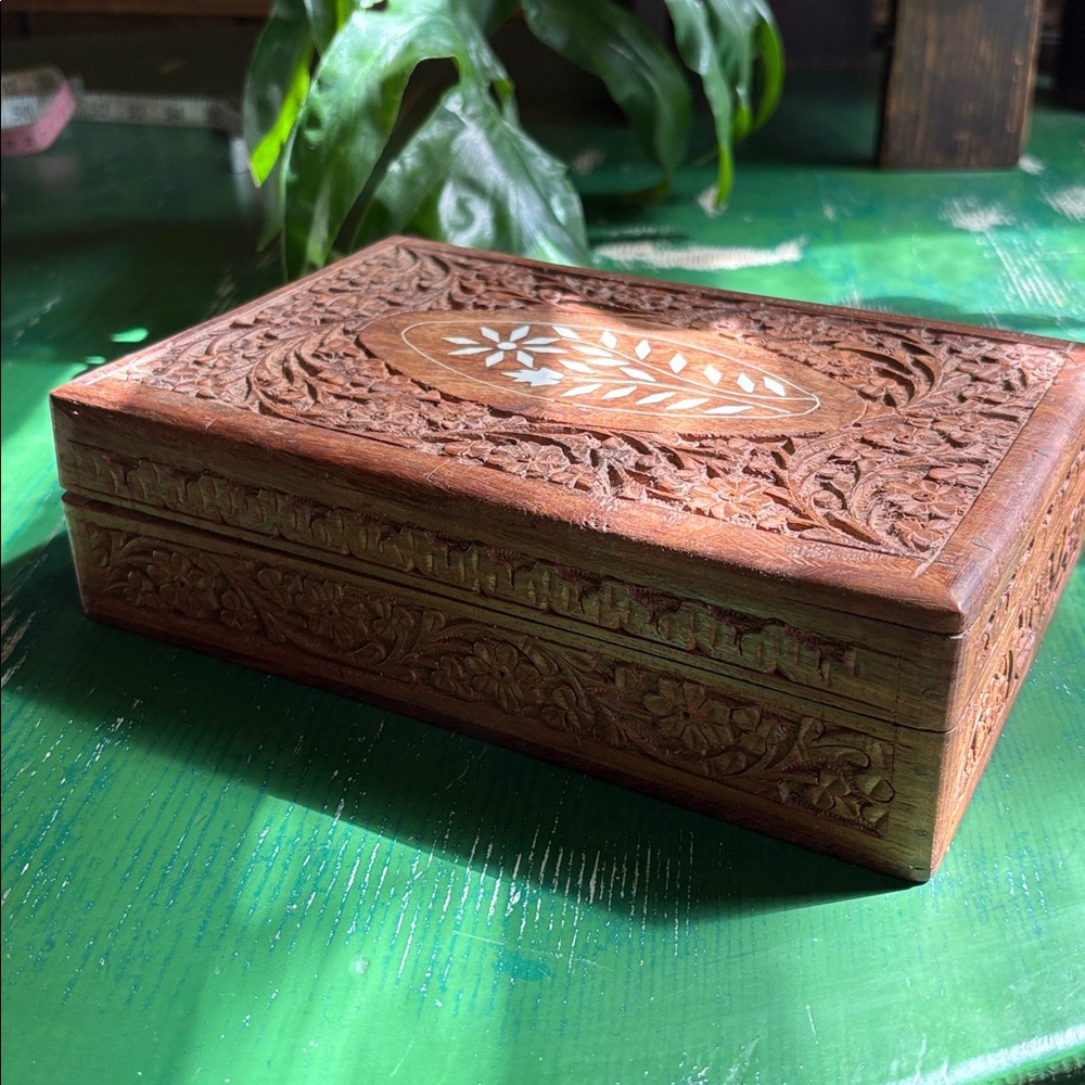 Hand Carved floral rosewood box vintage India 1970’s bone floral inlay